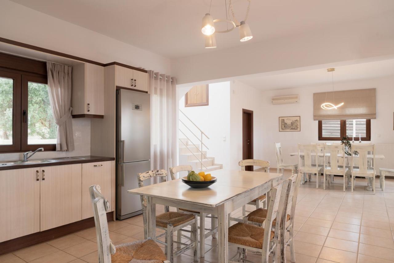 Family Villa Rousa In Rethymno With Pool, Bbq And Kids Area Loutra  Exterior photo